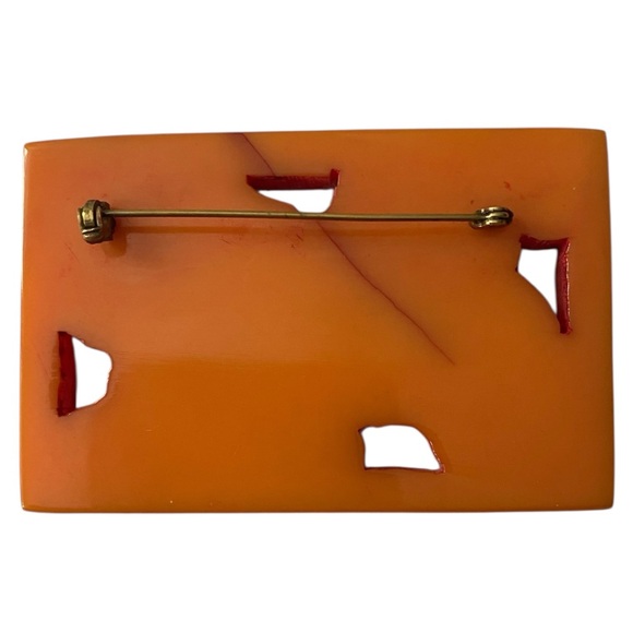 VINTAGE 30s/40s Art Deco Orange Bakelite Carved Brooch - Picture 4 of 12
